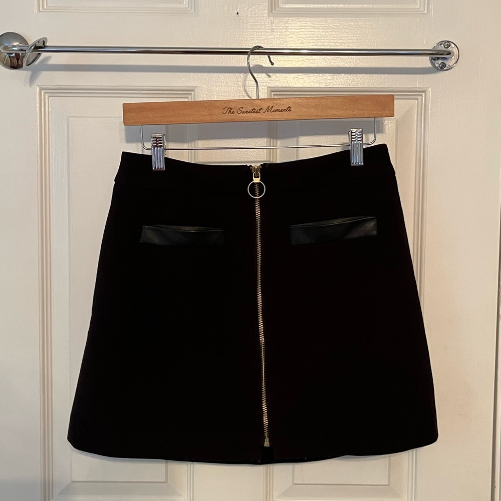 Express black mini skirt with zipper